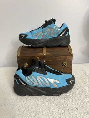 Adidas Yeezy Boost 700 MNVN Kids Sneaker Bright Cyan GZ3080 Size 13k